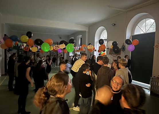 Grafika 14: Dyskoteka szkolna za nami…