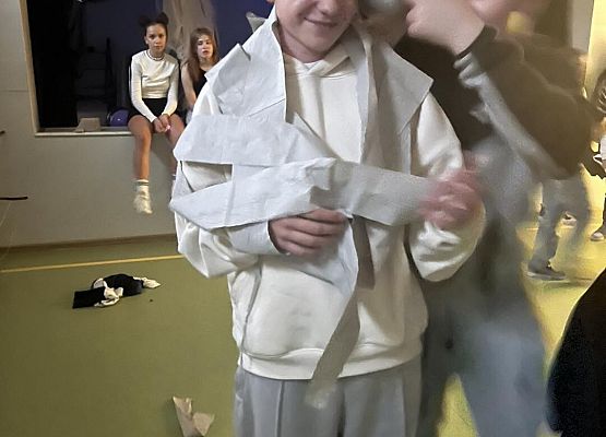 Grafika 60: Dyskoteka szkolna za nami…