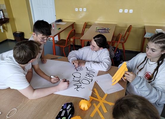 Grafika 1: Projekt "Przeczytane - Zapamiętane" realizowany w klasie VIIB