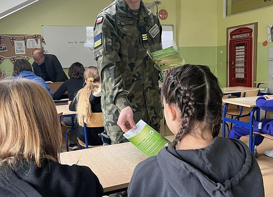 Grafika 4: Spotkanie ósmoklasistów z przedstawicielami Powiatowego Centrum Edukacyjnego w Lęborku