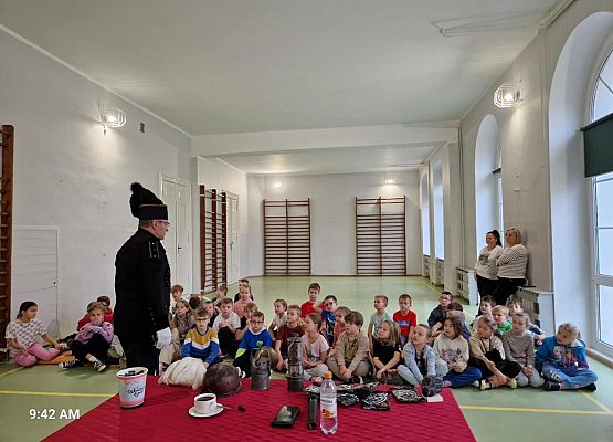 Grafika 15: Spotkanie uczniów klas I-III z górnikiem