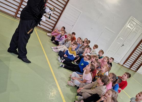 Grafika 17: Spotkanie uczniów klas I-III z górnikiem