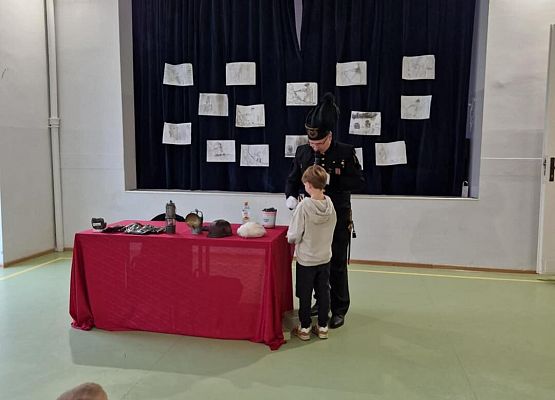 Grafika 19: Spotkanie uczniów klas I-III z górnikiem