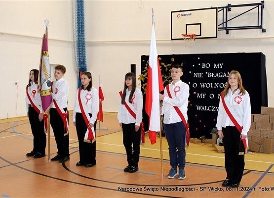 Grafika 2: Apel z okazji Narodowego Święta Niepodległości