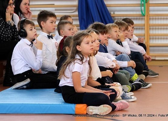 Grafika 5: Apel z okazji Narodowego Święta Niepodległości