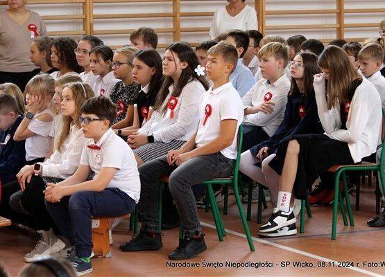 Grafika 16: Fotorelacja z uroczystego apelu z okazji Narodowego Święta Niepodległości, 08.11.2024