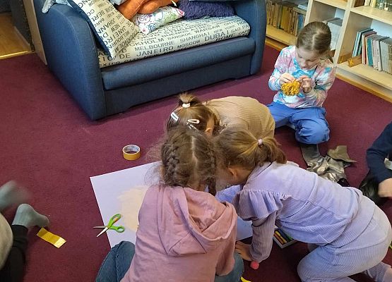 Grafika 3: Warsztaty literacko - plastyczne kl. IB w bibliotece szkolnej