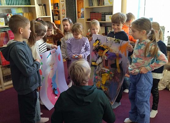 Grafika 9: Warsztaty literacko - plastyczne kl. IB w bibliotece szkolnej