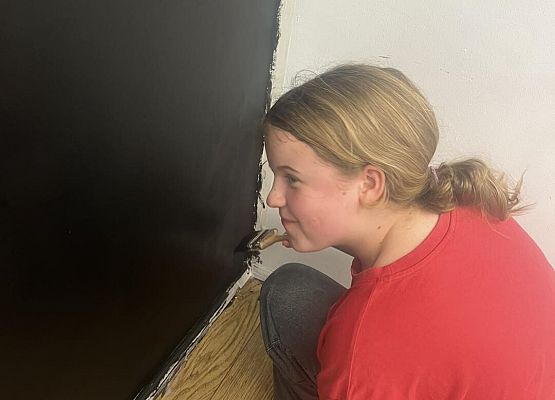 Grafika 19: Uczniowie sami przygotowywali nowy gabinet Samorządu Uczniowskiego i Szkolnego Koła Wolontariatu