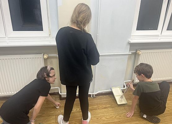 Grafika 20: Uczniowie sami przygotowywali nowy gabinet Samorządu Uczniowskiego i Szkolnego Koła Wolontariatu