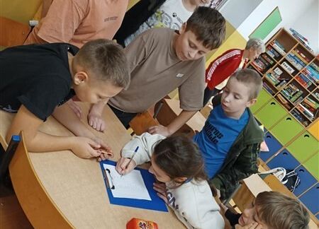 Grafika 1: Szkolny Plebiscyt na Młodzieżowe Słowo Roku 2024 - ankieta