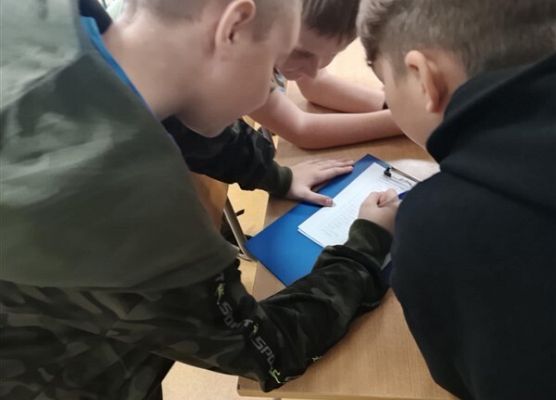Grafika 3: Szkolny Plebiscyt na Młodzieżowe Słowo Roku 2024 - ankieta