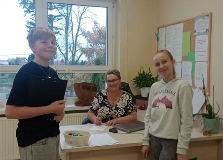 Grafika 16: Szkolny Plebiscyt na Młodzieżowe Słowo Roku 2024 - ankieta