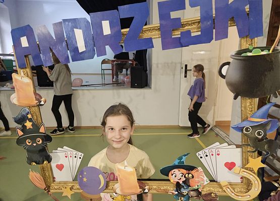 Grafika 11: Dyskoteka Andrzejkowa 