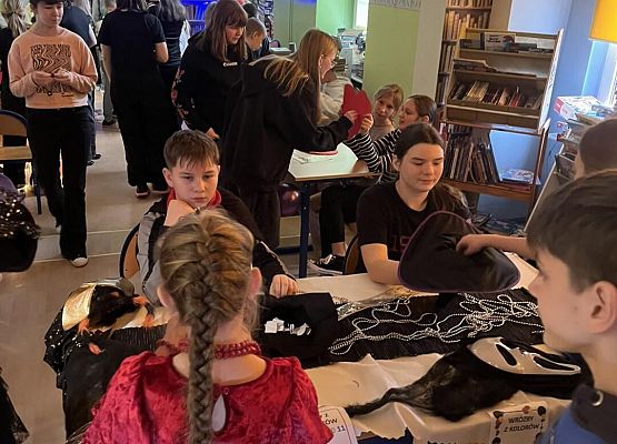 Grafika 13: Dyskoteka Andrzejkowa 