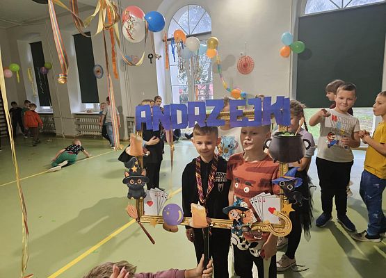 Grafika 15: Dyskoteka Andrzejkowa 