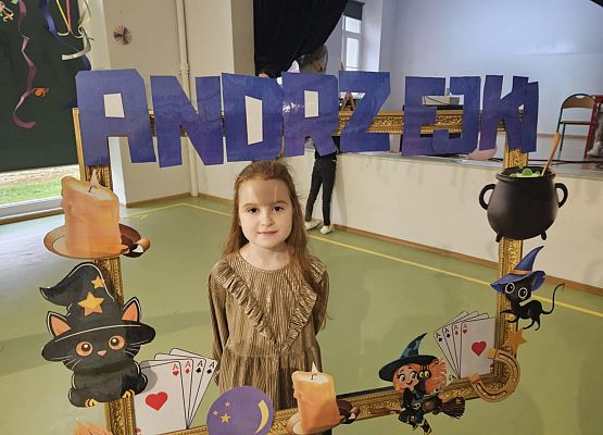 Grafika 16: Dyskoteka Andrzejkowa 