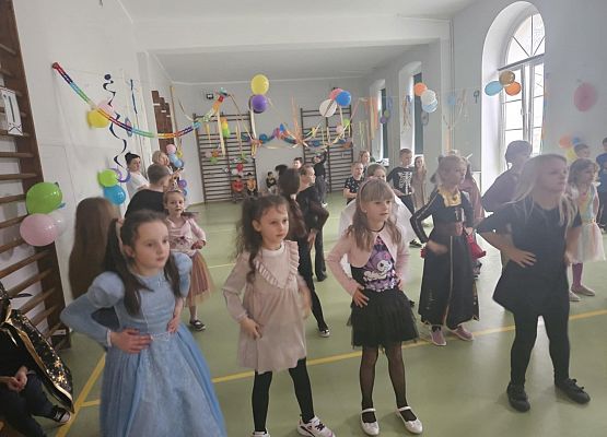 Grafika 26: Dyskoteka Andrzejkowa 