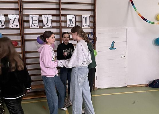 Grafika 31: Dyskoteka Andrzejkowa 