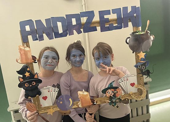 Grafika 35: Dyskoteka Andrzejkowa 