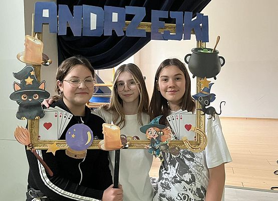 Grafika 41: Dyskoteka Andrzejkowa 