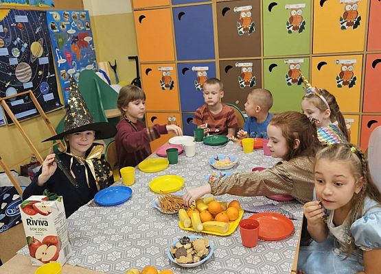 Grafika 48: Dyskoteka Andrzejkowa 