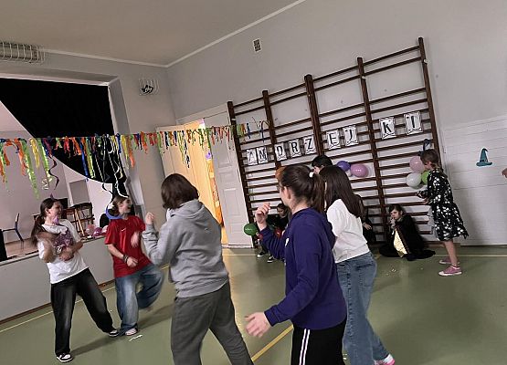 Grafika 52: Dyskoteka Andrzejkowa 