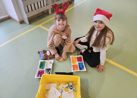 Grafika 8: Mikołajkowe zajęcia z robotyki