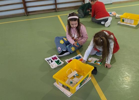 Grafika 10: Mikołajkowe zajęcia z robotyki