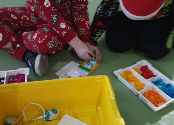 Grafika 29: Mikołajkowe zajęcia z robotyki