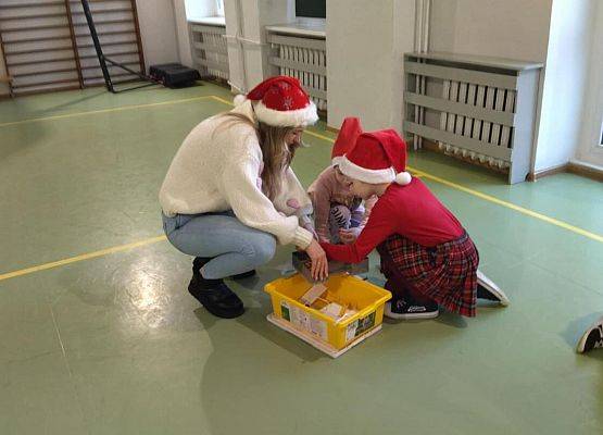 Grafika 32: Mikołajkowe zajęcia z robotyki