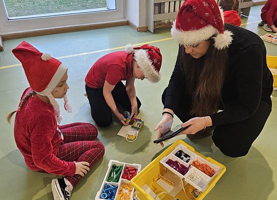 Grafika 37: Mikołajkowe zajęcia z robotyki