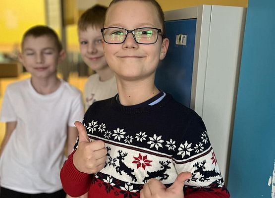 Grafika 3: Dzień Świątecznego Sweterka