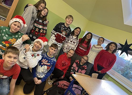 Grafika 5: Dzień Świątecznego Sweterka