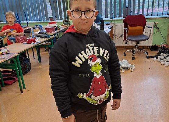 Grafika 14: Dzień Świątecznego Sweterka