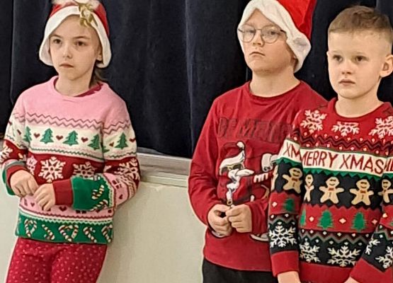 Grafika 16: Dzień Świątecznego Sweterka