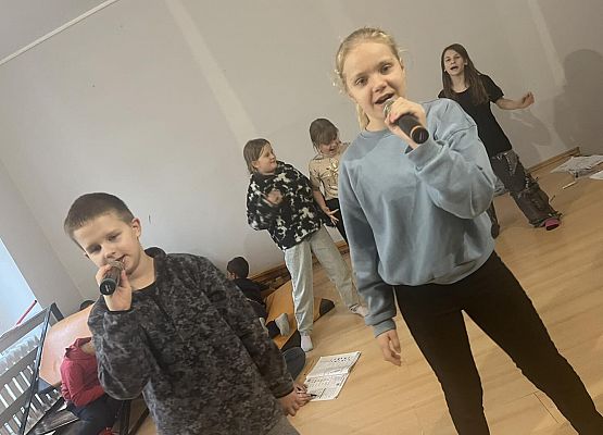 Grafika 6: Przygotowania do Świątecznego Festynu