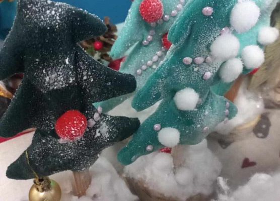 Grafika 3: Zapraszamy do obejrzenia fotorelacji z Mikołajkowego Spotkania Przy Choince, 7 grudnia 2024 w naszej szkole