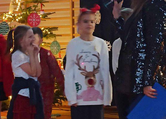 Grafika 12: Zapraszamy do obejrzenia fotorelacji z Mikołajkowego Spotkania Przy Choince, w sobotę, 7 grudnia 2024 w naszej szkole