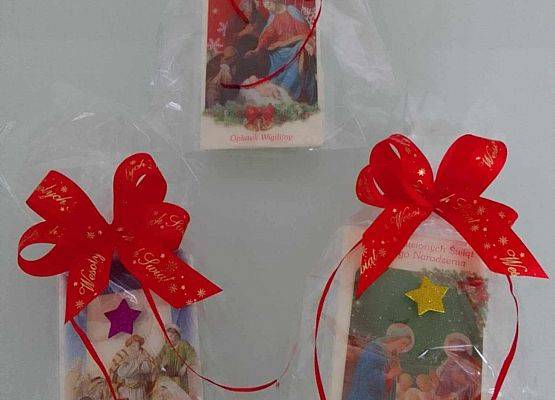 Grafika 28: Zapraszamy do obejrzenia fotorelacji z Mikołajkowego Spotkania Przy Choince, w sobotę, 7 grudnia 2024 w naszej szkole