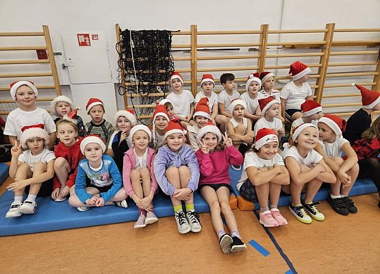 Grafika 11: Uczniowie klas I-III uczestniczyli w Turnieju Mikołajkowym