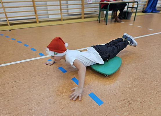 Grafika 12: Uczniowie klas I-III uczestniczyli w Turnieju Mikołajkowym