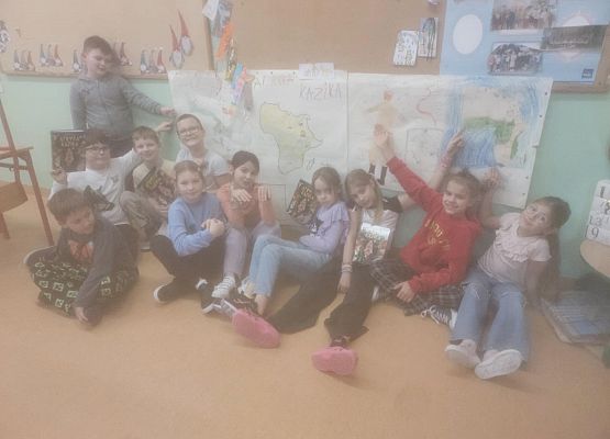 Grafika 3: Lektura "Afryka Kazika" tematem projektowych zajęć w klasie IIIA