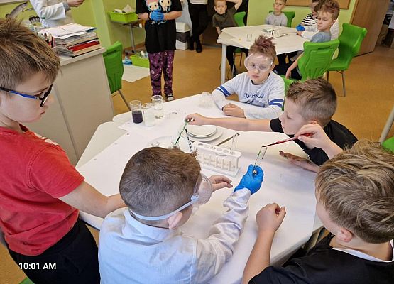 Grafika 12: Klasa IIB w krainie podwójnej noblistki Marii Skłodowskiej-Curie