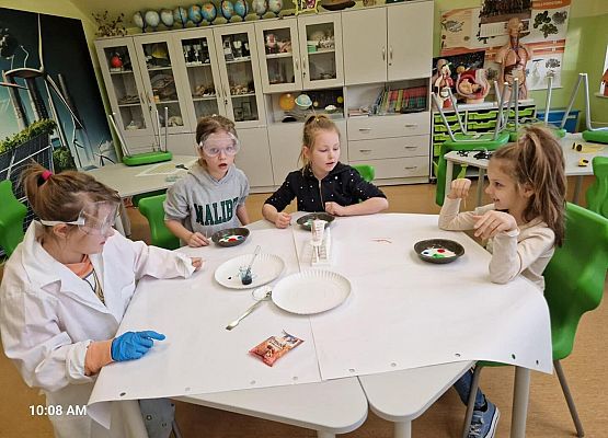 Grafika 28: Klasa IIB w krainie podwójnej noblistki Marii Skłodowskiej-Curie