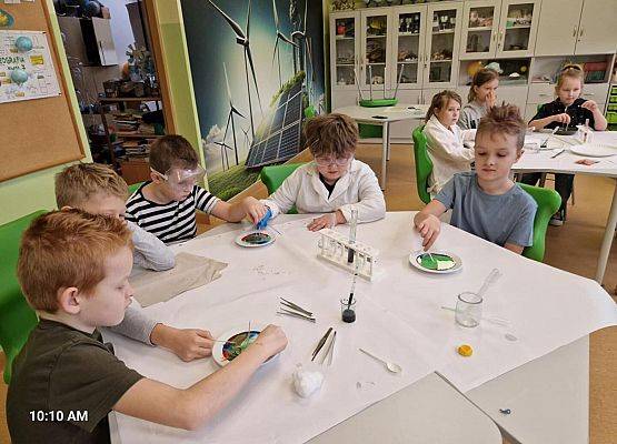 Grafika 36: Klasa IIB w krainie podwójnej noblistki Marii Skłodowskiej-Curie