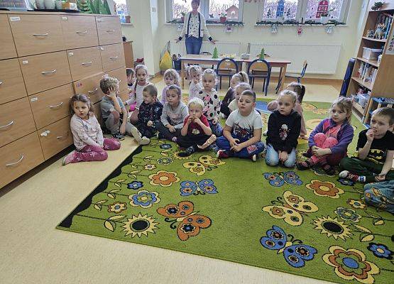 Grafika 5: Zajęcia czytelnicze dla przedszkolaków ze Szkoły Podstawowej w Maszewku