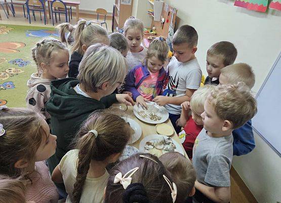 Grafika 3: Zajęcia czytelnicze dla przedszkolaków ze Szkoły Podstawowej w Maszewku