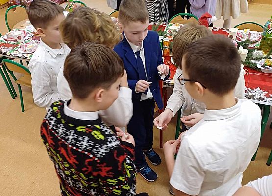 Grafika 2: Ostatni dzień przed przerwą świąteczną w naszej szkole to był niezwykły dzień!