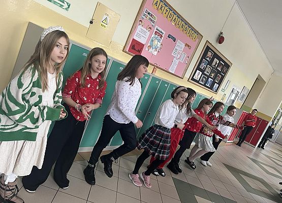 Grafika 11: Ostatni dzień przed przerwą świąteczną w naszej szkole to był niezwykły dzień!